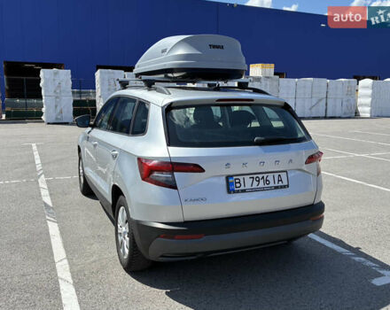Серый Шкода Karoq, объемом двигателя 1 л и пробегом 65 тыс. км за 16999 $, фото 4 на Automoto.ua