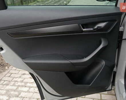 Сірий Шкода Karoq, об'ємом двигуна 0 л та пробігом 148 тис. км за 29990 $, фото 60 на Automoto.ua