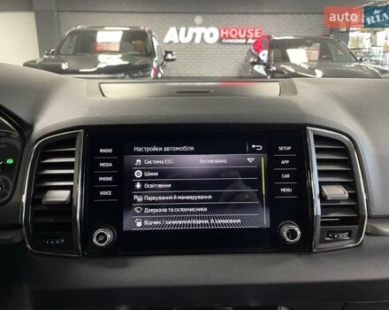 Сірий Шкода Karoq, об'ємом двигуна 1.5 л та пробігом 76 тис. км за 22900 $, фото 52 на Automoto.ua