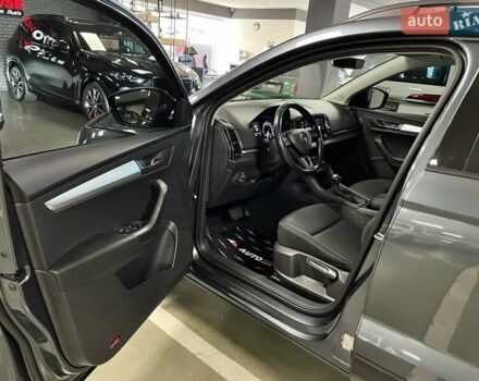 Сірий Шкода Karoq, об'ємом двигуна 1.5 л та пробігом 76 тис. км за 22900 $, фото 23 на Automoto.ua