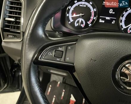 Сірий Шкода Karoq, об'ємом двигуна 1.5 л та пробігом 76 тис. км за 22900 $, фото 40 на Automoto.ua