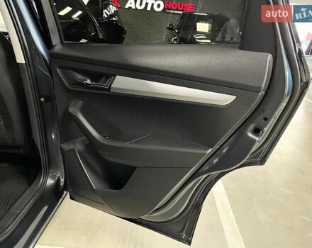 Сірий Шкода Karoq, об'ємом двигуна 1.5 л та пробігом 76 тис. км за 22900 $, фото 32 на Automoto.ua