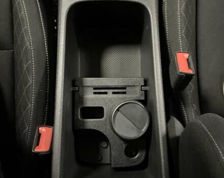 Сірий Шкода Karoq, об'ємом двигуна 1.5 л та пробігом 76 тис. км за 22900 $, фото 65 на Automoto.ua