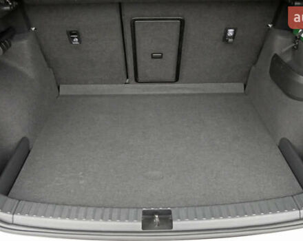 Сірий Шкода Karoq, об'ємом двигуна 0 л та пробігом 148 тис. км за 29990 $, фото 69 на Automoto.ua