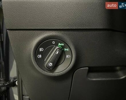 Сірий Шкода Karoq, об'ємом двигуна 1.5 л та пробігом 76 тис. км за 22900 $, фото 38 на Automoto.ua