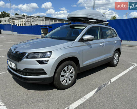 Серый Шкода Karoq, объемом двигателя 1 л и пробегом 65 тыс. км за 16999 $, фото 2 на Automoto.ua