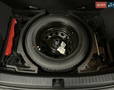 Сірий Шкода Karoq, об'ємом двигуна 1.5 л та пробігом 76 тис. км за 22900 $, фото 22 на Automoto.ua