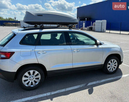 Сірий Шкода Karoq, об'ємом двигуна 1 л та пробігом 68 тис. км за 16200 $, фото 4 на Automoto.ua