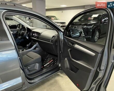 Сірий Шкода Karoq, об'ємом двигуна 1.5 л та пробігом 76 тис. км за 22900 $, фото 33 на Automoto.ua