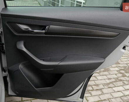 Сірий Шкода Karoq, об'ємом двигуна 0 л та пробігом 148 тис. км за 29990 $, фото 66 на Automoto.ua