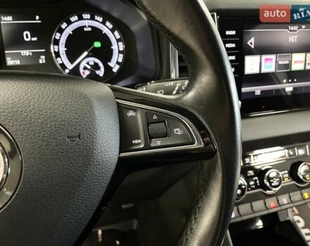 Сірий Шкода Karoq, об'ємом двигуна 1.5 л та пробігом 76 тис. км за 22900 $, фото 41 на Automoto.ua
