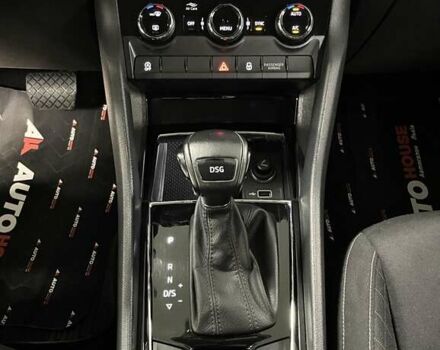 Сірий Шкода Karoq, об'ємом двигуна 1.5 л та пробігом 76 тис. км за 22900 $, фото 62 на Automoto.ua