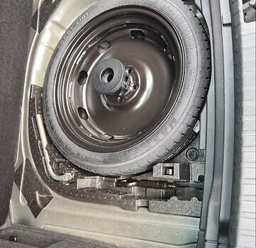 Серый Шкода Karoq, объемом двигателя 1.5 л и пробегом 23 тыс. км за 25100 $, фото 7 на Automoto.ua