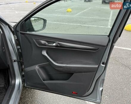 Сірий Шкода Karoq, об'ємом двигуна 1.4 л та пробігом 121 тис. км за 22273 $, фото 19 на Automoto.ua