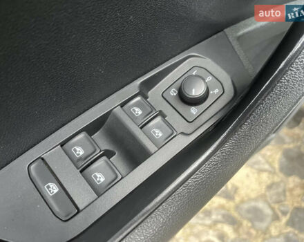 Серый Шкода Karoq, объемом двигателя 1.4 л и пробегом 152 тыс. км за 19500 $, фото 24 на Automoto.ua