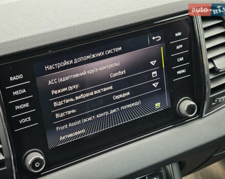 Серый Шкода Karoq, объемом двигателя 2 л и пробегом 184 тыс. км за 23999 $, фото 34 на Automoto.ua