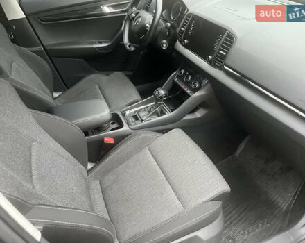 Серый Шкода Karoq, объемом двигателя 1.4 л и пробегом 152 тыс. км за 19500 $, фото 16 на Automoto.ua