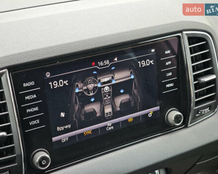 Серый Шкода Karoq, объемом двигателя 2 л и пробегом 184 тыс. км за 23999 $, фото 39 на Automoto.ua