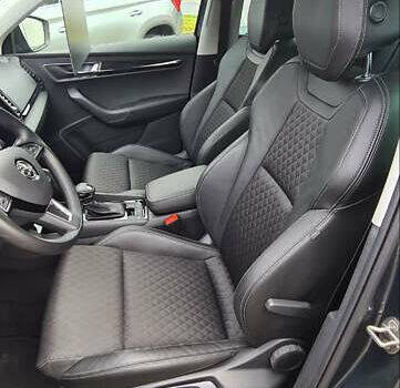 Серый Шкода Karoq, объемом двигателя 1.5 л и пробегом 23 тыс. км за 25100 $, фото 11 на Automoto.ua