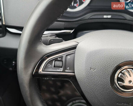 Серый Шкода Karoq, объемом двигателя 2 л и пробегом 184 тыс. км за 23999 $, фото 26 на Automoto.ua