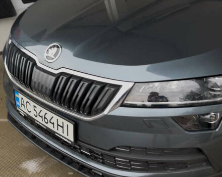 Серый Шкода Karoq, объемом двигателя 1.5 л и пробегом 23 тыс. км за 25100 $, фото 2 на Automoto.ua