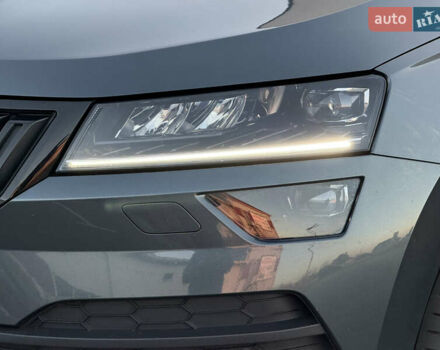 Серый Шкода Karoq, объемом двигателя 2 л и пробегом 165 тыс. км за 31300 $, фото 39 на Automoto.ua