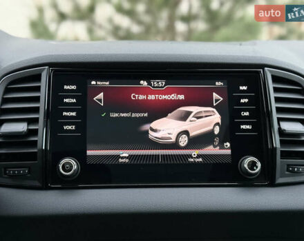 Серый Шкода Karoq, объемом двигателя 2 л и пробегом 165 тыс. км за 31300 $, фото 75 на Automoto.ua