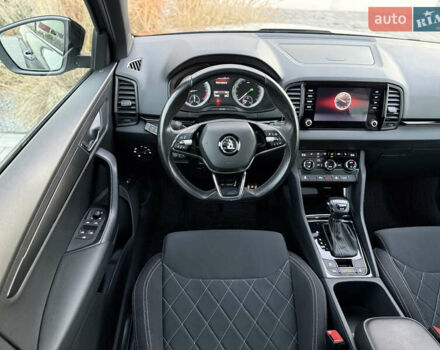 Серый Шкода Karoq, объемом двигателя 2 л и пробегом 165 тыс. км за 31300 $, фото 45 на Automoto.ua