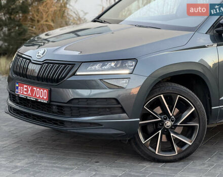 Серый Шкода Karoq, объемом двигателя 2 л и пробегом 165 тыс. км за 31300 $, фото 18 на Automoto.ua