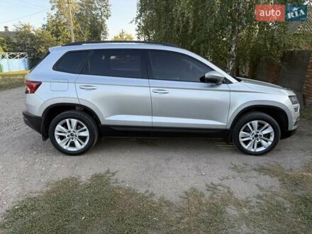 Серый Шкода Karoq, объемом двигателя 2 л и пробегом 220 тыс. км за 18500 $, фото 1 на Automoto.ua