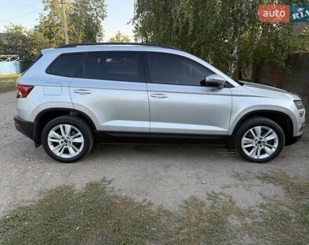 Серый Шкода Karoq, объемом двигателя 2 л и пробегом 220 тыс. км за 18500 $, фото 1 на Automoto.ua