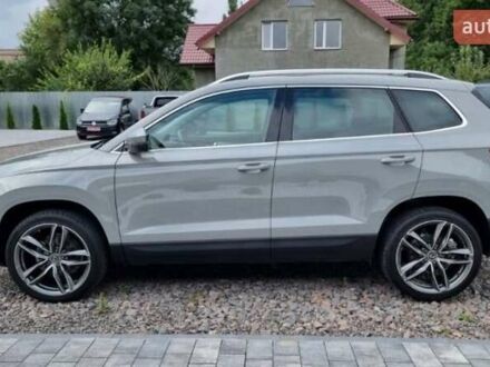 Серый Шкода Karoq, объемом двигателя 1.6 л и пробегом 256 тыс. км за 20999 $, фото 1 на Automoto.ua