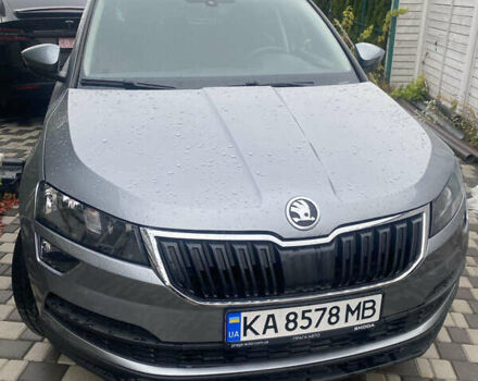 Серый Шкода Karoq, объемом двигателя 1.5 л и пробегом 40 тыс. км за 18800 $, фото 1 на Automoto.ua