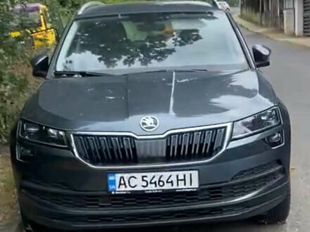 Серый Шкода Karoq, объемом двигателя 1.5 л и пробегом 23 тыс. км за 25100 $, фото 1 на Automoto.ua