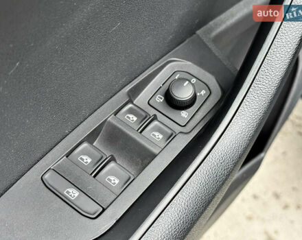 Синий Шкода Karoq, объемом двигателя 1.4 л и пробегом 19 тыс. км за 23999 $, фото 24 на Automoto.ua