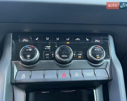 Зелений Шкода Karoq, об'ємом двигуна 1.4 л та пробігом 45 тис. км за 22500 $, фото 17 на Automoto.ua