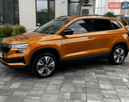 Шкода Karoq 2024 в Киеве на Automoto.ua Оранжевый Шкода Karoq, объемом двигателя 1.4 л и пробегом 8 тыс. км за 26500 $, фото 3 на Automoto.ua
