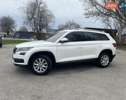 Белый Шкода Kodiaq, объемом двигателя 1.97 л и пробегом 101 тыс. км за 27000 $, фото 24 на Automoto.ua