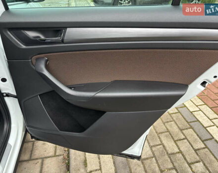 Білий Шкода Kodiaq, об'ємом двигуна 2 л та пробігом 240 тис. км за 21950 $, фото 11 на Automoto.ua