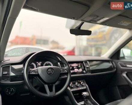 Белый Шкода Kodiaq, объемом двигателя 1.97 л и пробегом 174 тыс. км за 24100 $, фото 14 на Automoto.ua