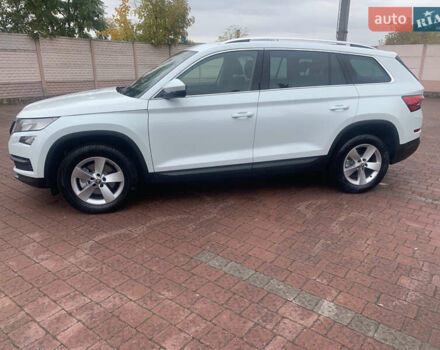 Белый Шкода Kodiaq, объемом двигателя 2 л и пробегом 244 тыс. км за 21950 $, фото 4 на Automoto.ua