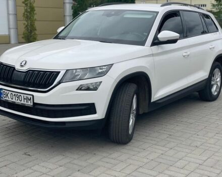 Белый Шкода Kodiaq, объемом двигателя 2 л и пробегом 260 тыс. км за 20000 $, фото 1 на Automoto.ua