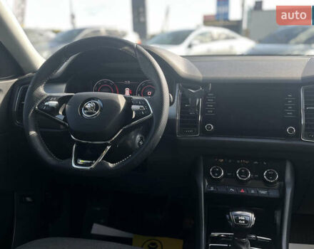 Белый Шкода Kodiaq, объемом двигателя 1.97 л и пробегом 310 тыс. км за 25500 $, фото 10 на Automoto.ua