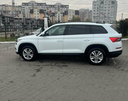 Білий Шкода Kodiaq, об'ємом двигуна 1.97 л та пробігом 239 тис. км за 23500 $, фото 6 на Automoto.ua