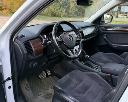 Белый Шкода Kodiaq, объемом двигателя 1.97 л и пробегом 146 тыс. км за 28500 $, фото 9 на Automoto.ua