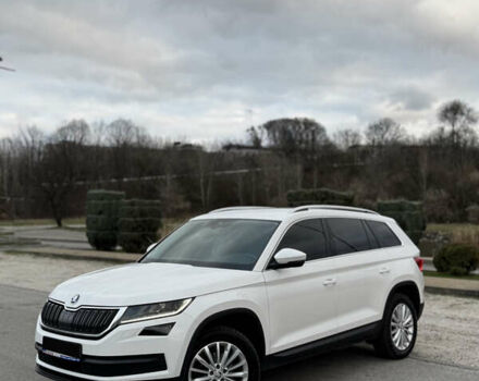 Белый Шкода Kodiaq, объемом двигателя 1.97 л и пробегом 184 тыс. км за 25900 $, фото 2 на Automoto.ua