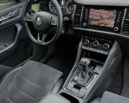 Белый Шкода Kodiaq, объемом двигателя 1.97 л и пробегом 184 тыс. км за 25900 $, фото 25 на Automoto.ua