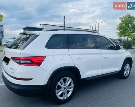 Белый Шкода Kodiaq, объемом двигателя 1.98 л и пробегом 250 тыс. км за 19500 $, фото 49 на Automoto.ua