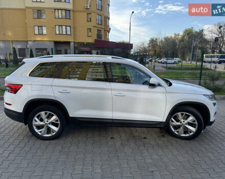 Белый Шкода Kodiaq, объемом двигателя 1.97 л и пробегом 296 тыс. км за 26500 $, фото 7 на Automoto.ua