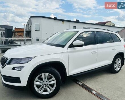 Белый Шкода Kodiaq, объемом двигателя 1.98 л и пробегом 250 тыс. км за 19500 $, фото 5 на Automoto.ua